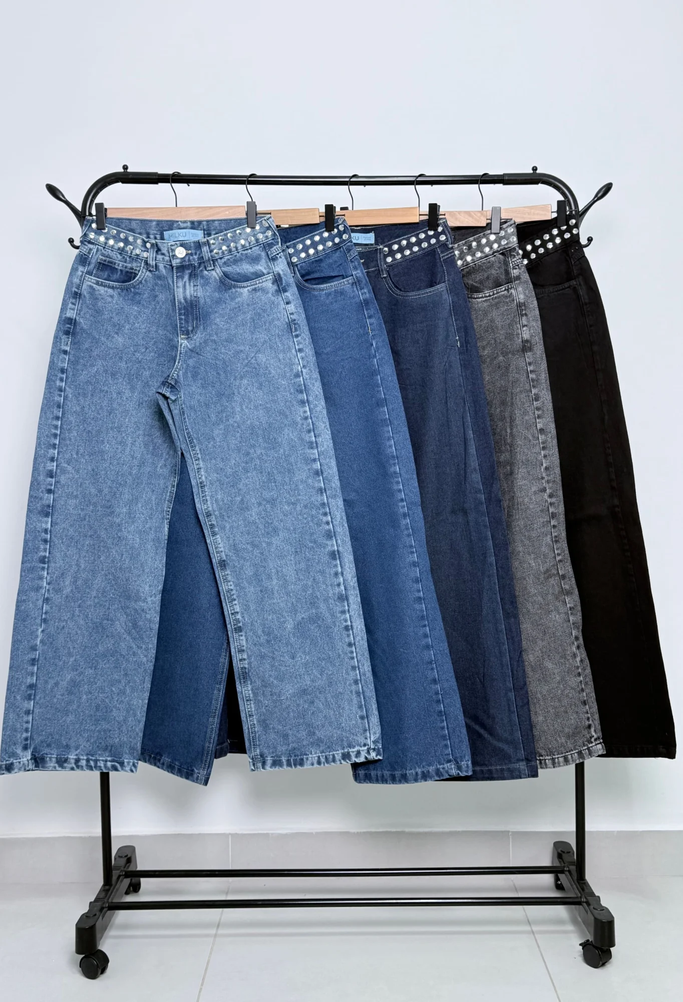 MIL727 - PANTALON RIGIDO STRASS WIDE ESTRELLA — vista 4
