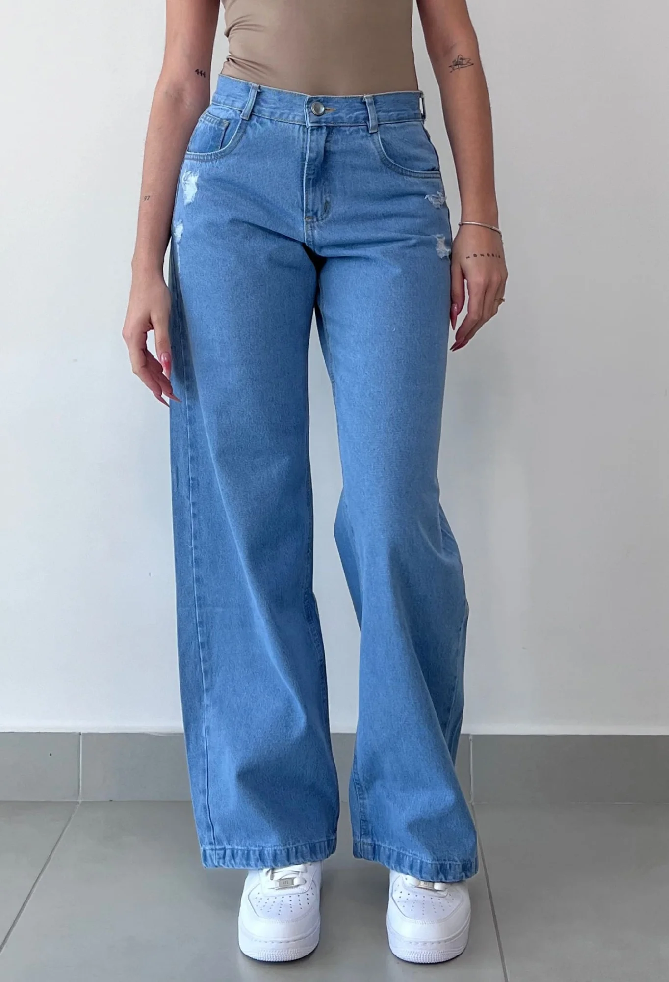 MIL703 - PANTALON RIGIDO WIDE RASGADO