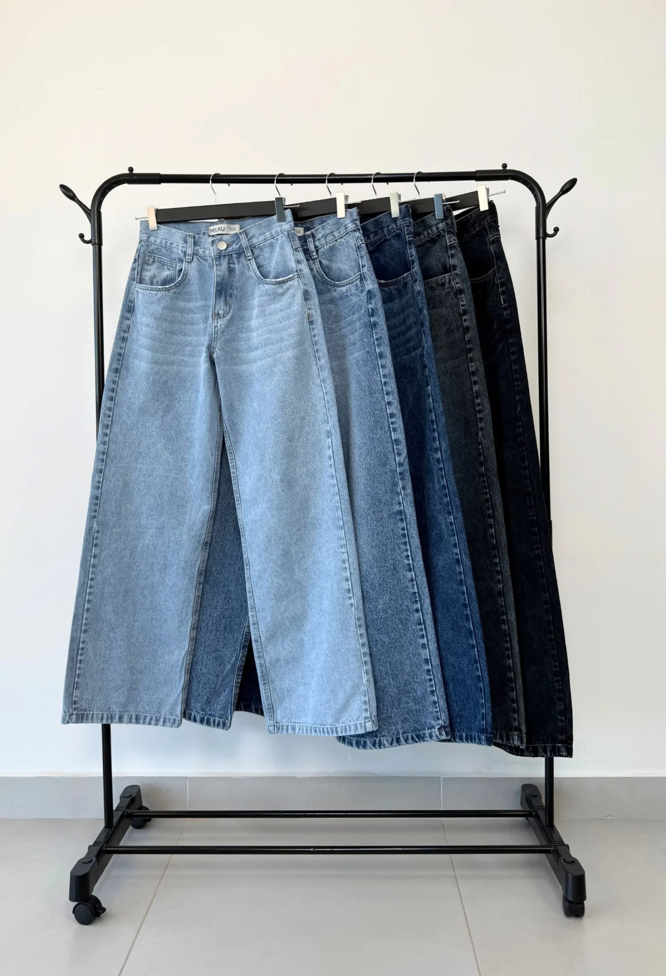 MIL716 - PANTALON RIGIDO WIDE CON BIGOTE — vista 4