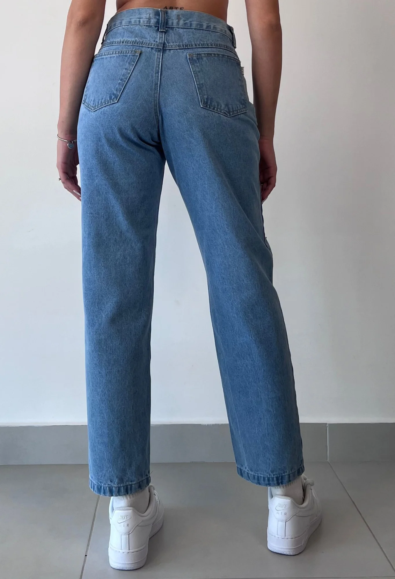 MIL702 - PANTALON RIGIDO MOM ROTURA — vista 3