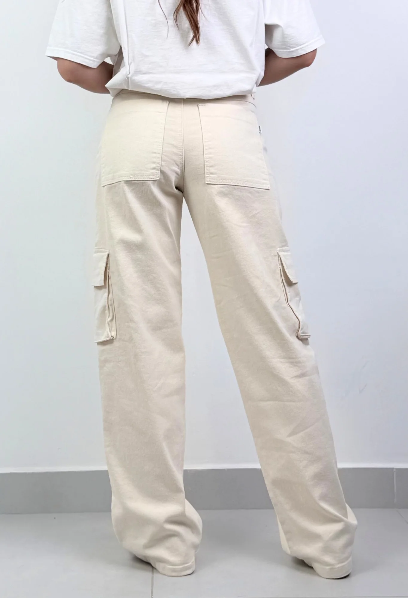 MIL523 - PANTALON WIDE CARGO ELASTIZADO — vista 4