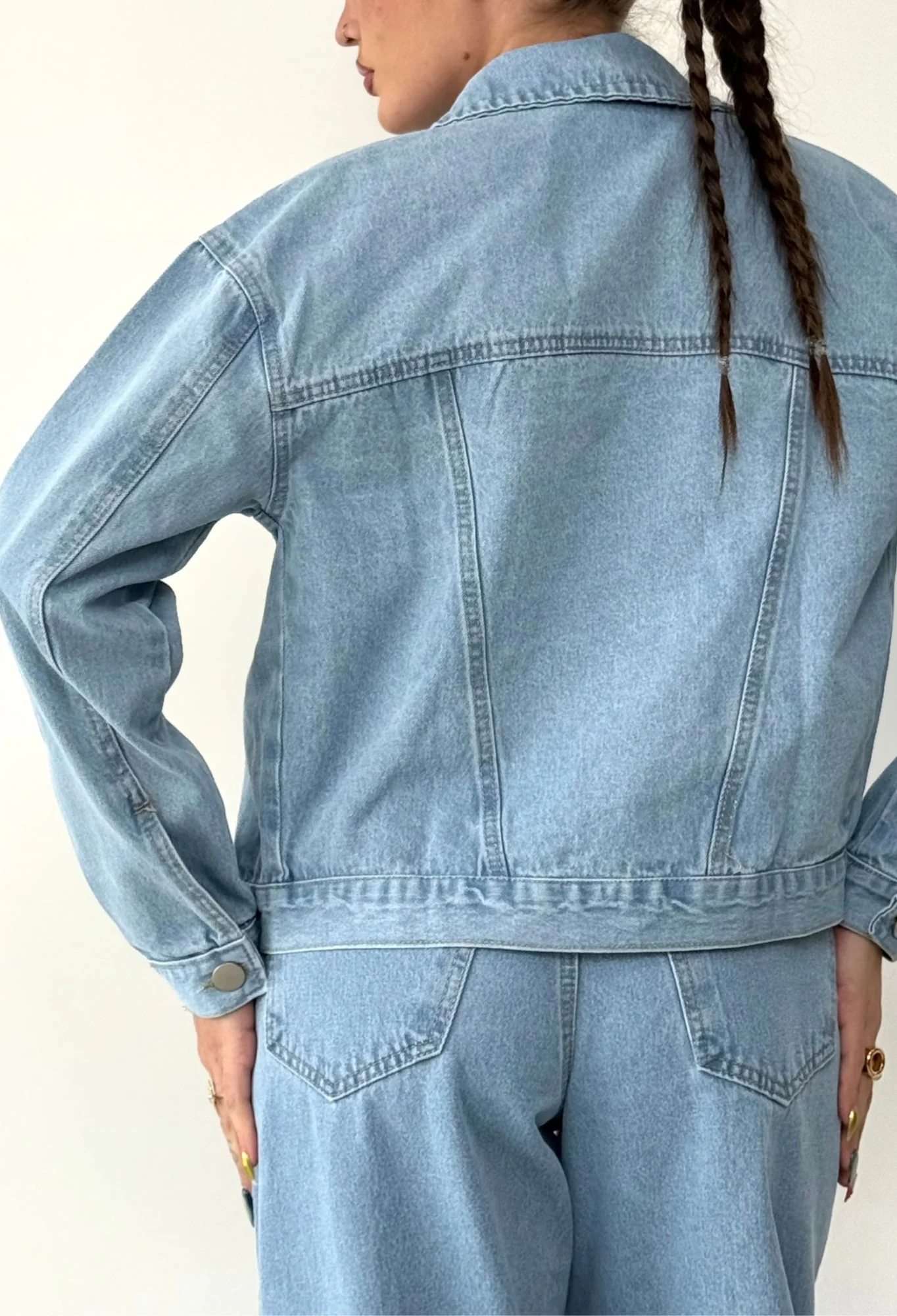 MIL706 - CAMPERA RIGIDO OVERSIZE CLASICA — vista 3