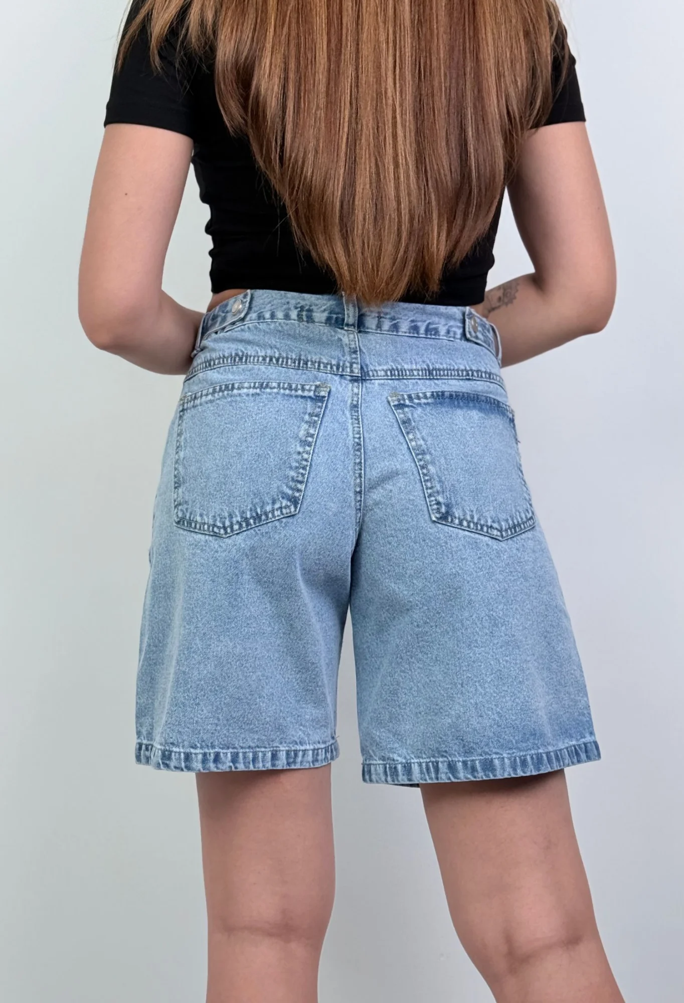 MIL736 - SHORT BERMUDA RIGIDO CON AJUSTE — vista 3